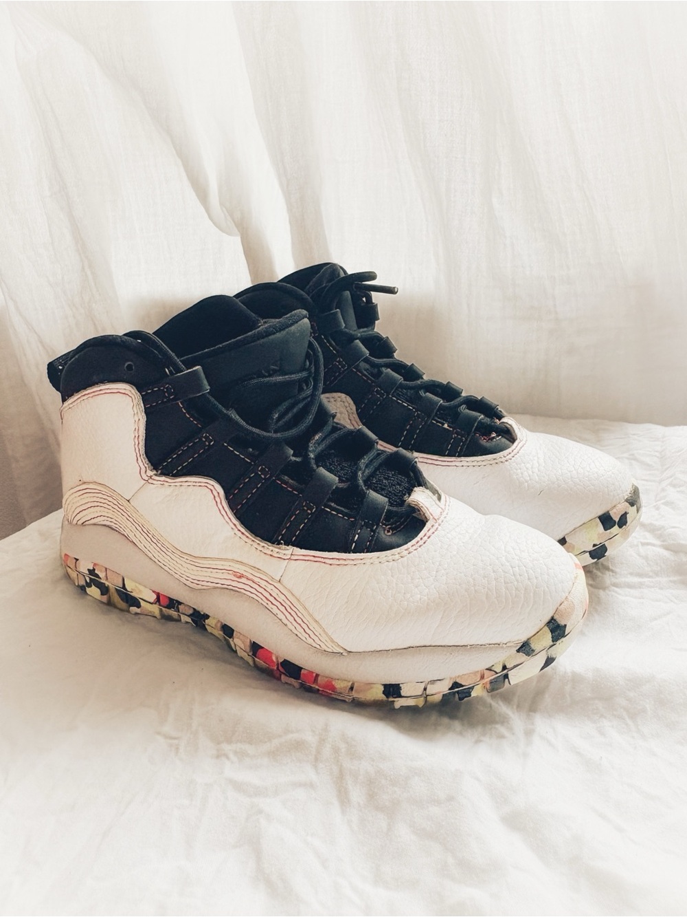 Jordan Retro Kids High-Top Sneakers in White and Black with Multicolor Sole
